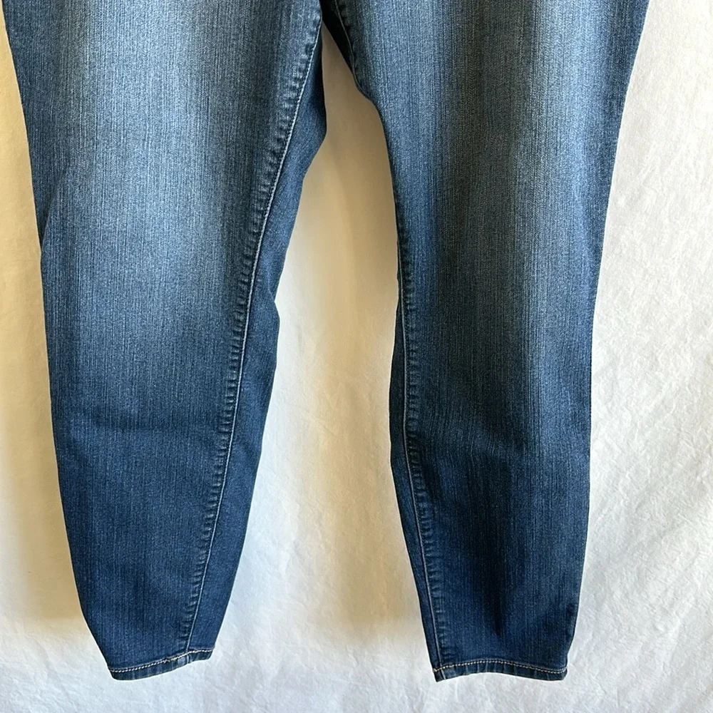 Torrid Denim stretch jeggings, size 16R - Picture 3 of 10